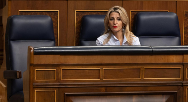La vicepresidenta segunda y ministra de Trabajo y Economía Social, Yolanda Díaz, durante una sesión plenaria, en el Congreso de los Diputados, a 5 de diciembre de 2023, en Madrid (España).