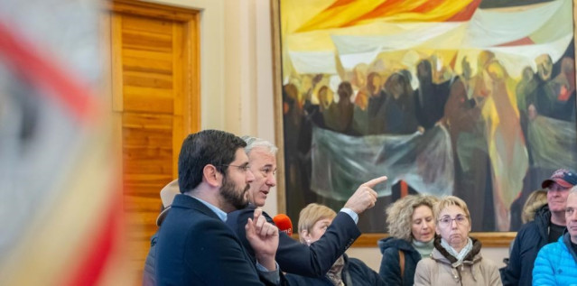 Azcón aboga por explicar a los jóvenes que la Constitución 