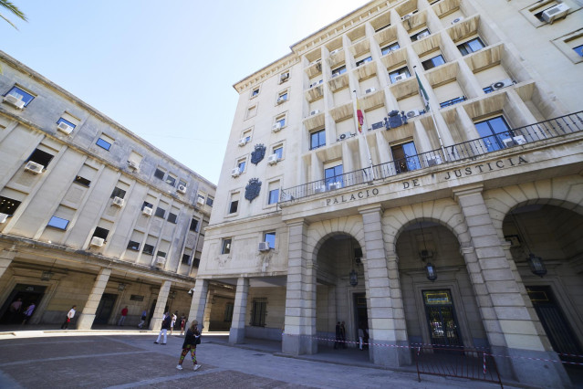 Archivo - Detalle de la fachada principal de la Audiencia Provincial de Sevilla , a 21 de junio de 2022 en Sevilla (Andalucía, España)