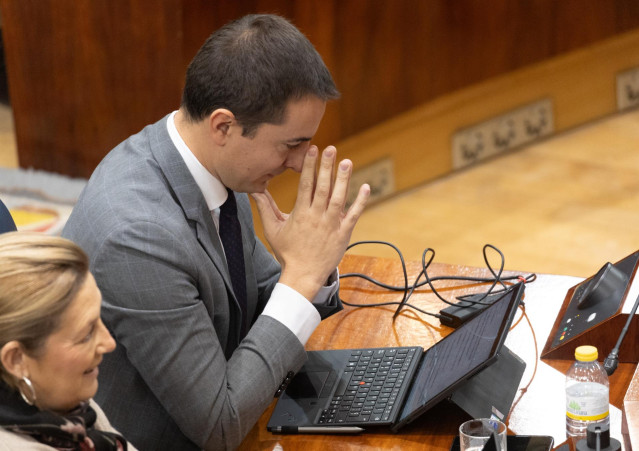 Juan Lobato en la Asamblea de Madrid