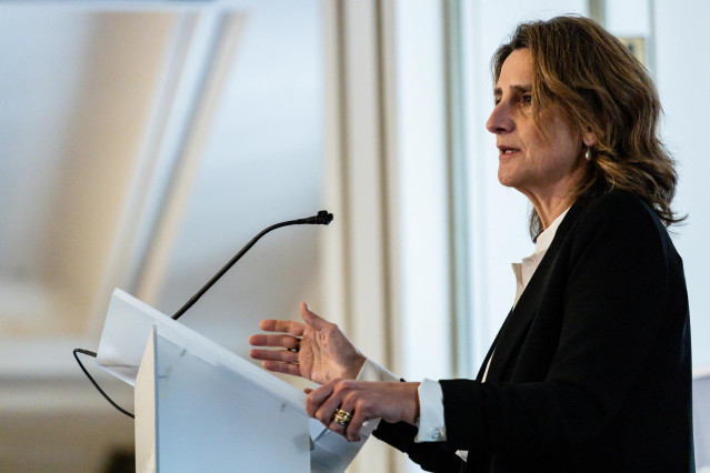 Archivo - La vicepresidenta tercera y ministra para la Transición Ecológica y el Reto Demográfico, Teresa Ribera