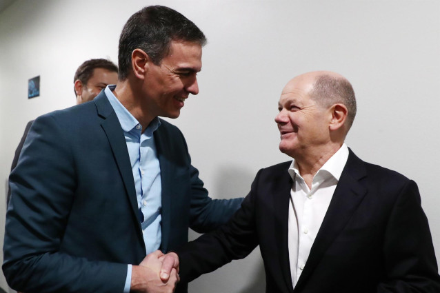 El presidente del Gobierno, Pedro Sánchez y el canciller alemán, Olaf Scholz, se reúnen en Berlín el 9 de diciembre de 2024