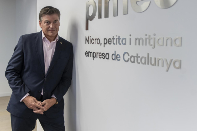 Archivo - El presidente de la patronal Pimec, Antoni Cañete, posa tras una entrevista para Europa Press, en la sede de Pimec, a 12 de septiembre de 2023, en Barcelona, Catalunya (España)
