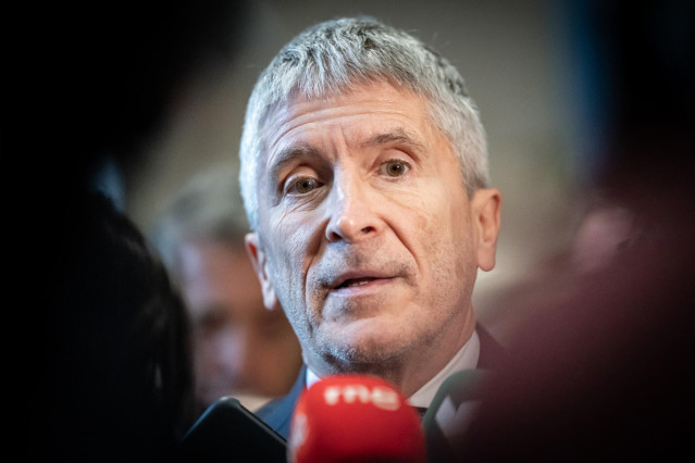 El ministro del Interior, Fernando Grande-Marlaska, presenta el  calendario solidario de la Guardia Civil para 2024