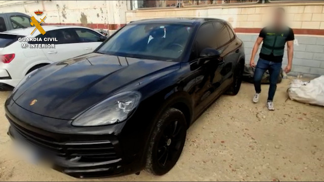 Archivo - Imagen de archivo de coche de alta gama