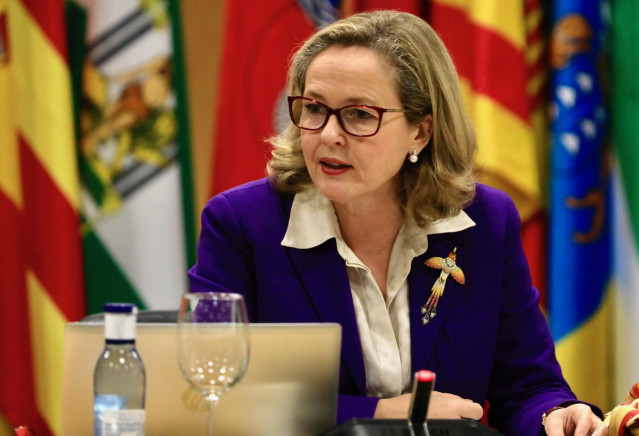 Archivo - La vicepresidenta primera y ministra de Economía, Comercio y Empresa, Nadia Calviño.