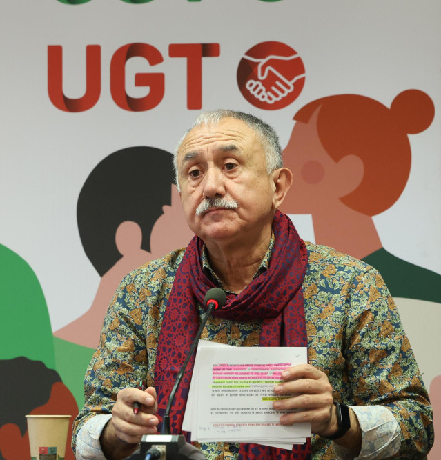 El secretario general de UGT, Pepe Álvarez, ofrece una rueda de prensa para presentar un informe sobre el coste del despido en España, en la sede de UGT, a 13 de noviembre de 2023, en Madrid (España).