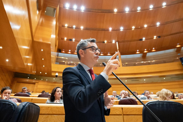 El ministro de la Presidencia, Justicia y Relaciones con las Cortes, Félix Bolaños, interviene durante una sesión plenaria, en el Senado, a 12 de diciembre de 2023, en Madrid (España). Tras el Pleno del Congreso donde se ha realizado el primer debate de l