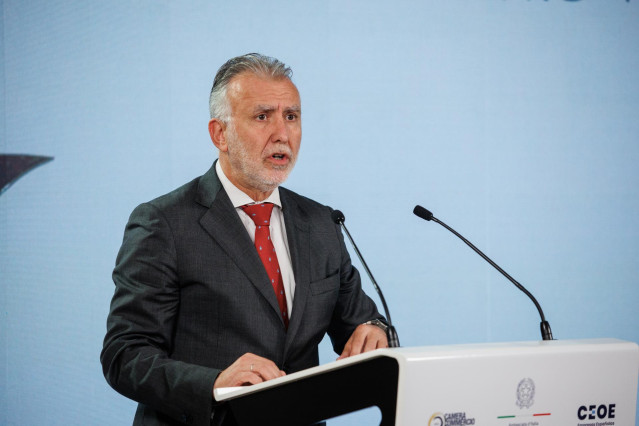 El ministro de Política Territorial y Memoria Democrática, Ángel Víctor Torres, interviene durante la ceremonia de entrega de la XXVI edición del Premio Tiepolo, en la embajada de Italia, a 11 de diciembre de 2023, en Madrid (España). Este año el Premio T