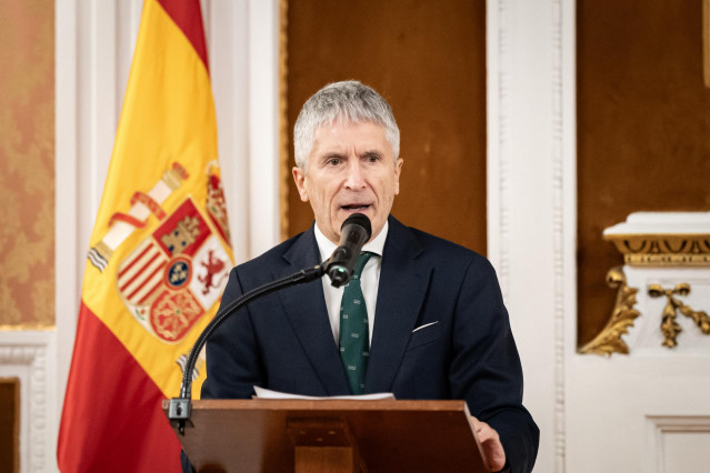 El ministro del Interior, Fernando Grande-Marlaska, presenta el  calendario solidario de la Guardia Civil para 2024, en la Residencia Colegio Infanta María Teresa, a 11 de diciembre de 2023, en Madrid (España).