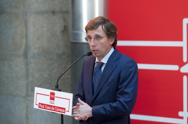 Archivo - El alcalde de Madrid, José Luis Martínez-Almeida, interviene durante el acto homenaje a la Constitución Española en su 44 aniversario en la Real Casa de Correos