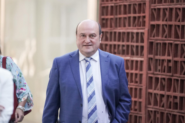 Archivo - El presidente de Euskadi Buru Batzarra, Andoni Ortuzar, a su llegada a un debate de política general, en el Parlamento Vasco, a 22 de septiembre de 2022, en Vitoria-Gasteiz