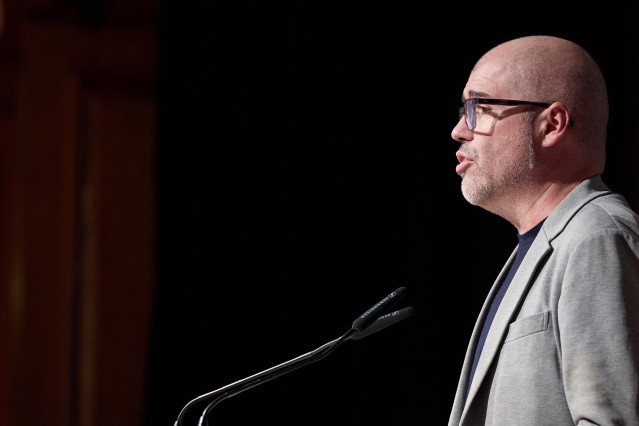 El secretario general de CCOO, Unai Sordo, interviene durante el acto de clausura del 75 aniversario de la Declaración Universal de los Derechos Humanos, en la sede del Instituto Cervantes, a 13 de diciembre de 2023, en Madrid (España).