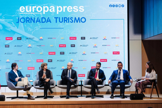 Iati Seguros, Iberia, DOCa Rioja, Grupo Lopesa y Repsol participan en una Jornada de Turismo de Europa Press, en el Auditorio Meeting Place, a 14 de diciembre de 2023, en Madrid (España).