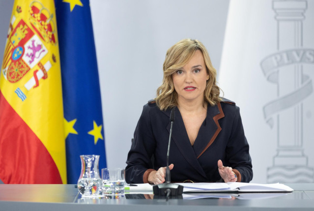 La ministra portavoz, Pilar Alegría, interviene durante una rueda de prensa en el Palacio de la Moncloa, a 28 de noviembre de 2023, en Madrid (España).