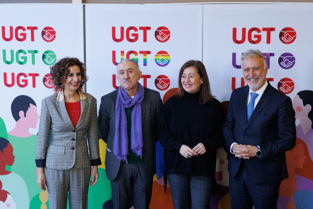 (I-D) La vicepresidenta cuarta y ministra de Hacienda y Función Pública, María Jesús Montero; el secretario General de UGT, Pepe Álvarez; la presidenta del Congreso, Francina Armengol, y el ministro de Política Territorial y Memoria Democrática, Ángel Víc