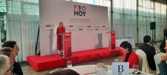 La presidenta de la Junta de Extremadura, María Guardiola, participa en un desayuno informativo del Diario Hoy en Badajoz