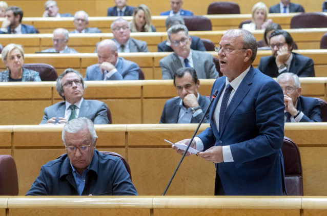 Archivo - El presidente saliente del Grupo Popular en la Asamblea de Extremadura, José Antonio Monago, interviene en una sesión de control al Gobierno en el Senado, a 25 de octubre de 2022, en Madrid (España). El Senado celebra hoy una sesión de control a