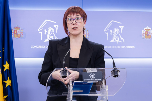 La diputada de Compromís Águeda Micó ofrece una rueda de prensa posterior a la Junta de Portavoces, en el Congreso de los Diputados, a 19 de diciembre de 2023, en Madrid (España).