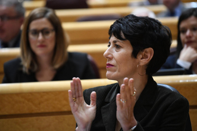 La ministra de Inclusión, Seguridad Social y Migraciones, Elma Saiz, durante un pleno en el Senado, a 19 de diciembre de 2023