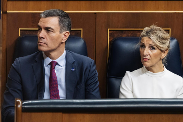 El presidente del Gobierno, Pedro Sánchez, y la vicepresidenta segunda y ministra de Trabajo y Economía Social, Yolanda Díaz