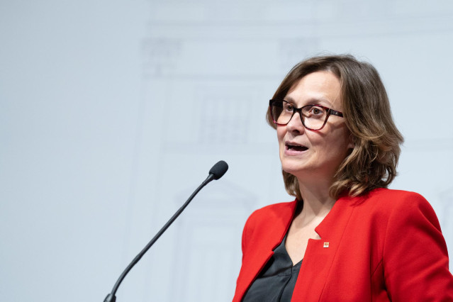 La consellera d'Acció Exterior i Unió Europea, Meritxell Serret, interviene tras una cumbre para la Macrorregión Mediterránea, a 24 de noviembre de 2023, en Barcelona, Catalunya (España). El encuentro, que cuenta con representantes de 12 gobiernos de seis