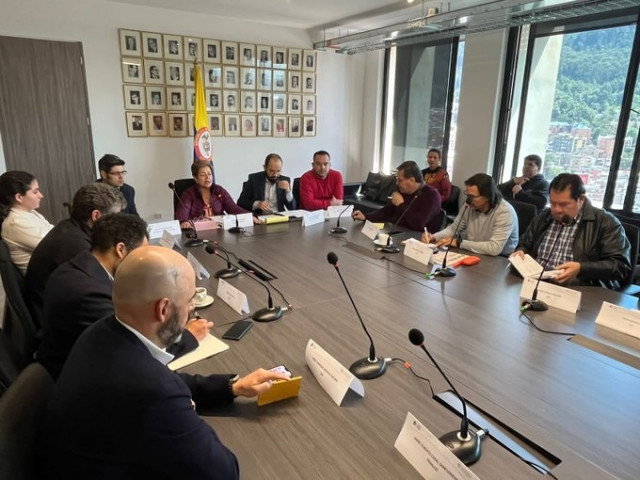 Reunión de la mesa de concertación salarial en Colombia para fijar el salario mínimo de 2024