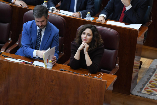 La presidenta de la Comunidad de Madrid, Isabel Díaz Ayuso, durante un pleno en la Asamblea de Madrid, a 22 de diciembre de 2023, en Madrid (España). La Asamblea de Madrid debate ayer, 21 de diciembre, y hoy los Presupuestos Regionales de 2024 que han cul