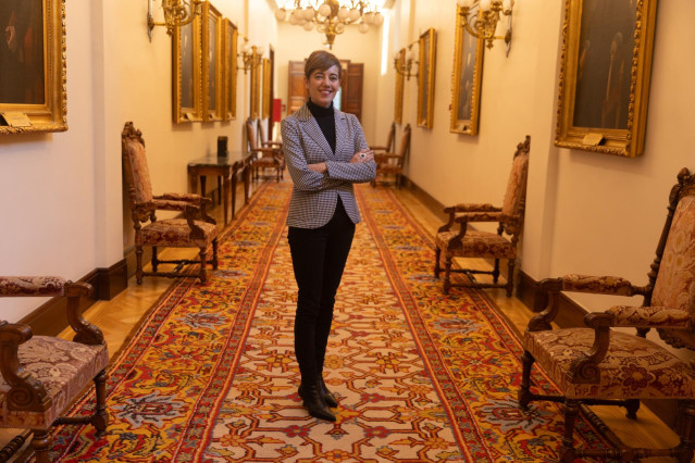 La portavoz de Sumar en el Congreso, Marta Lois, posa tras una entrevista para Europa Press, en el Congreso de los Diputados, a 21 de diciembre de 2023, en Madrid (España).