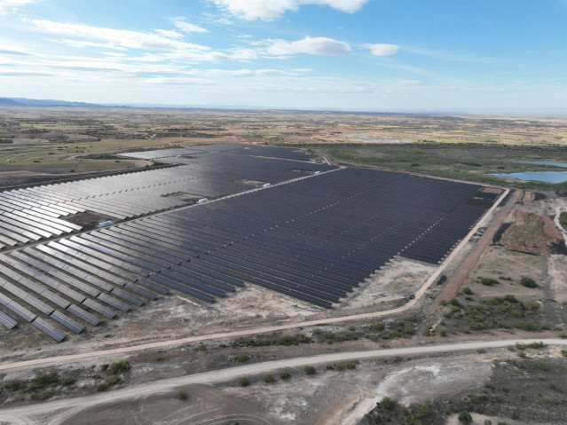 Primera planta solar situada por Endesa en el perímetro de la antigua central térmica de Andorra (Teruel)