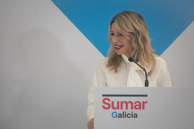 La líder de Sumar, Yolanda Díaz, interviene durante la presentación de la candidatura de Sumar Galicia para la Presidencia de la Xunta, en el Hotel Porta do Camiño, a 27 de diciembre de 2023, en Santiago de Compostela, A Coruña, Galicia (España).