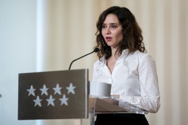 La presidenta de la Comunidad de Madrid, Isabel Díaz Ayuso, ofrece una rueda de prensa en la Real Casa de Correos, a 28 de diciembre de 2023, en Madrid (España).