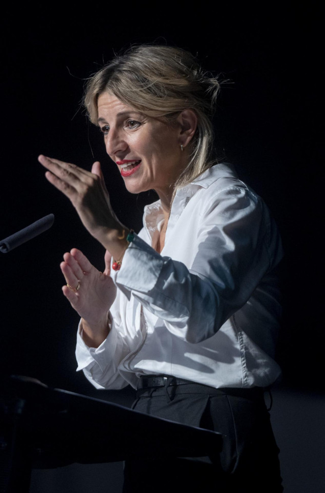 Archivo - La vicepresidenta segunda y ministra de Trabajo y Economía SocialYolanda Díaz, interviene durante la Reunión Extraordinaria del Grupo de los Trabajadores, en la sede de CCOO, a 30 de octubre de 2023.