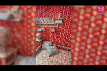 Este joven le gasta una broma a su hermana envolviendo su habitación de papel regalo