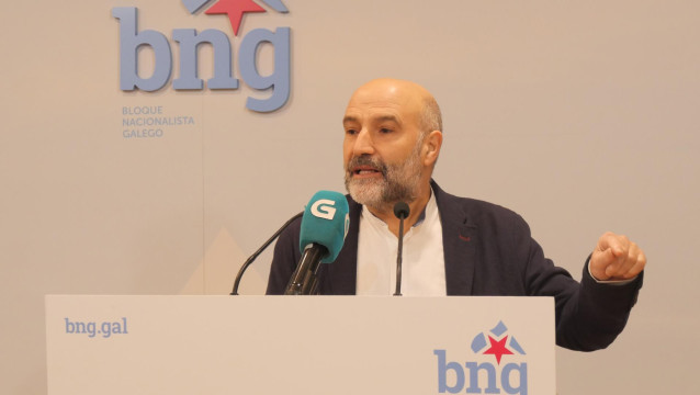 El diputado del BNG en el Congreso, Néstor Rego, en rueda de prensa