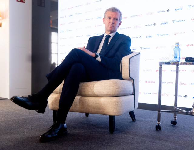 El candidato del PP a la Xunta de Galicia, Alfonso Rueda, interviene durante un Desayuno Informativo de Europa Press, en el Hotel Rosewood Villa Magna, a 8 de enero de 2024, en Madrid (España).