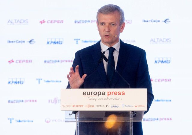 El candidato del PP a la Xunta de Galicia, Alfonso Rueda, interviene durante un Desayuno Informativo de Europa Press, en el Hotel Rosewood Villa Magna, a 8 de enero de 2024, en Madrid (España).