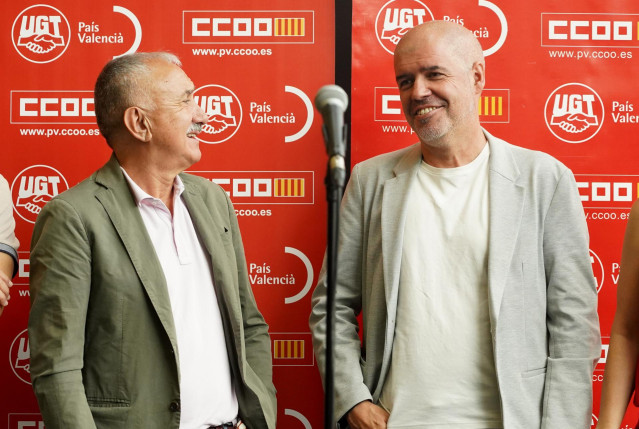 Archivo - El secretario general de UGT, Pepe Álvarez (i), y el secretario general de CCOO, Unai Sordo (d), a su llegada a la asamblea con motivo de la #AvançarEnDrets-Asamblea conjunta UGT-CCOO, en La Rambleta, a 13 de julio de 2023, en Valencia, Comunida