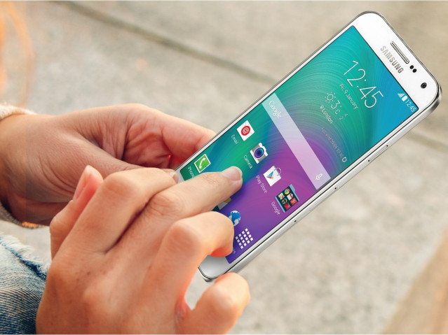 Archivo - Samsung y Movistar presentan en Perú el Galaxy E7