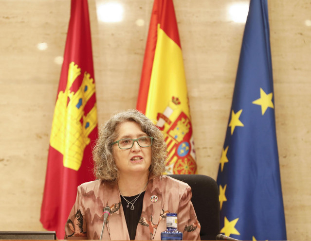 Archivo - La consejera de Desarrollo Sostenible, Mercedes Gómez, en las Cortes