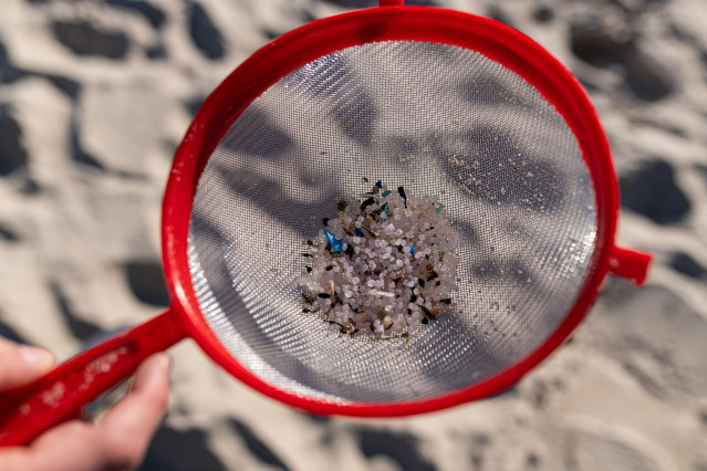 Imagen de pellets de plásticos