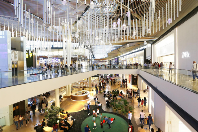 Archivo - Centro comercial Lagoh en Sevilla.