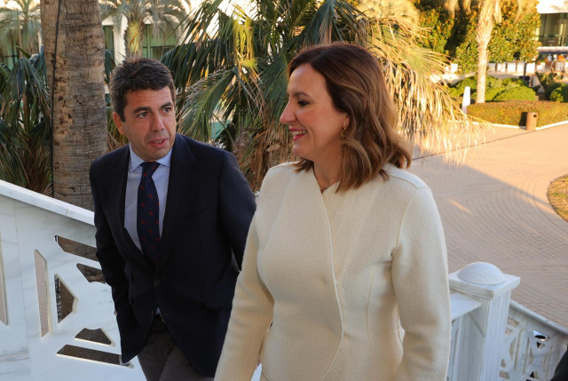 Carlos Mazón y Mª José Catalá a su llegada a un desayuno informativo
