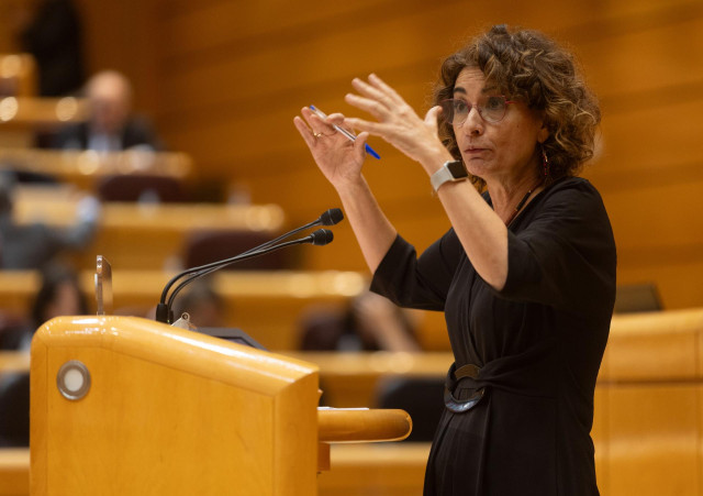 La vicepresidenta primera y ministra de Hacienda, María Jesús Montero, interviene durante un pleno del Congreso de los Diputados, en el Palacio del Senado, a 10 de enero de 2024, en Madrid (España). El Pleno del Congreso, en su primera reunión del año, de