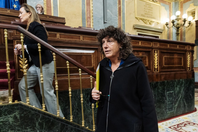 La número 2 de Esquerra Republicana de Catalunya (ERC), Teresa Jordà, a su llegada a un pleno en el Congreso de los Diputados, a 19 de diciembre de 2023, en Madrid (España). El Pleno del Congreso tiene previsto debatir el próximo 9 de enero, en una sesión