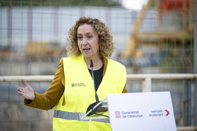 Archivo - La consellera de Territorio de la Generalitat, Ester Capella, ofrece una rueda de prensa durante su visita al macropozo de las Líneas 9 y 10 de Metro, en el barrio de la Sagrera de Barcelona, a 9 de noviembre de 2023, en Barcelona, Catalunya (Es