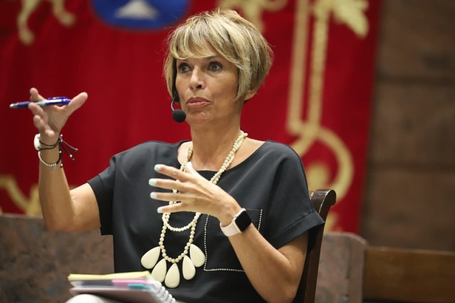 Archivo - La vicesecretaria socialista y portavoz parlamentaria en la Comisión de Derechos Sociales, Elena Máñez