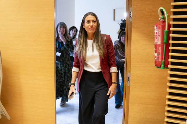 Archivo - La diputada y portavoz de Junts, Miriam Nogueras, a su llegada a la actividad ordinaria de la comisión de defensa el día en el que se constituyen 28 comisiones, en el Congreso de los Diputados, a 4 de diciembre de 2023, en Madrid (España). El Co