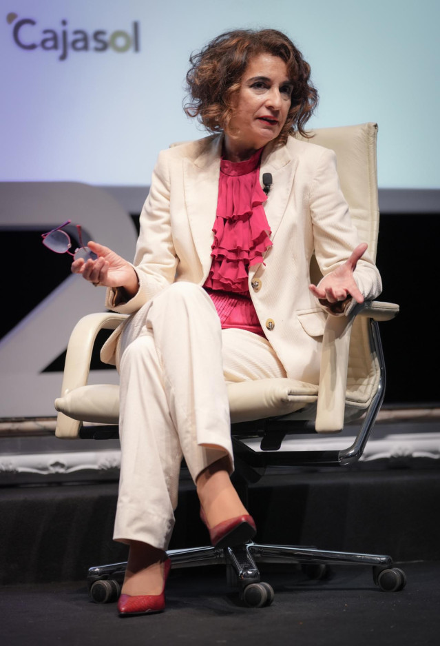 La vicepresidenta primera del Gobierno y ministra de Hacienda, María Jesús Montero, este viernes en Sevilla durante su participación en los Encuentros SER, que organiza la Cadena Ser Andalucía.