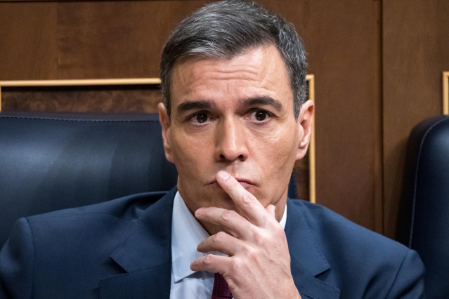 Archivo - El presidente del Gobierno en funciones y candidato a la reelección, Pedro Sánchez, durante la primera sesión del debate de investidura como presidente de Gobierno, en el Congreso de los Diputados, a 15 de noviembre de 2023, en Madrid (España).
